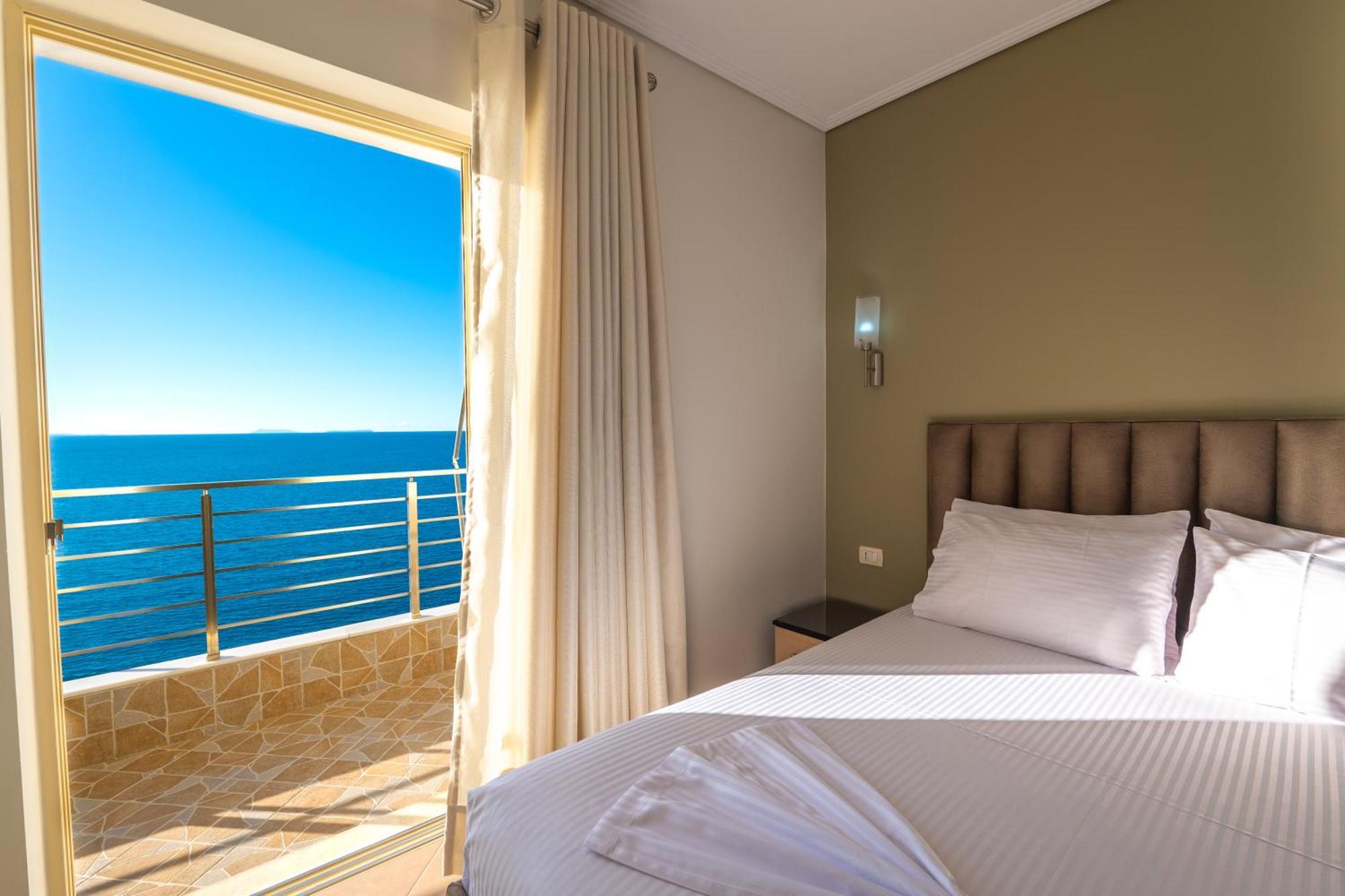 Cavo Paradise Sarandë Buitenkant foto