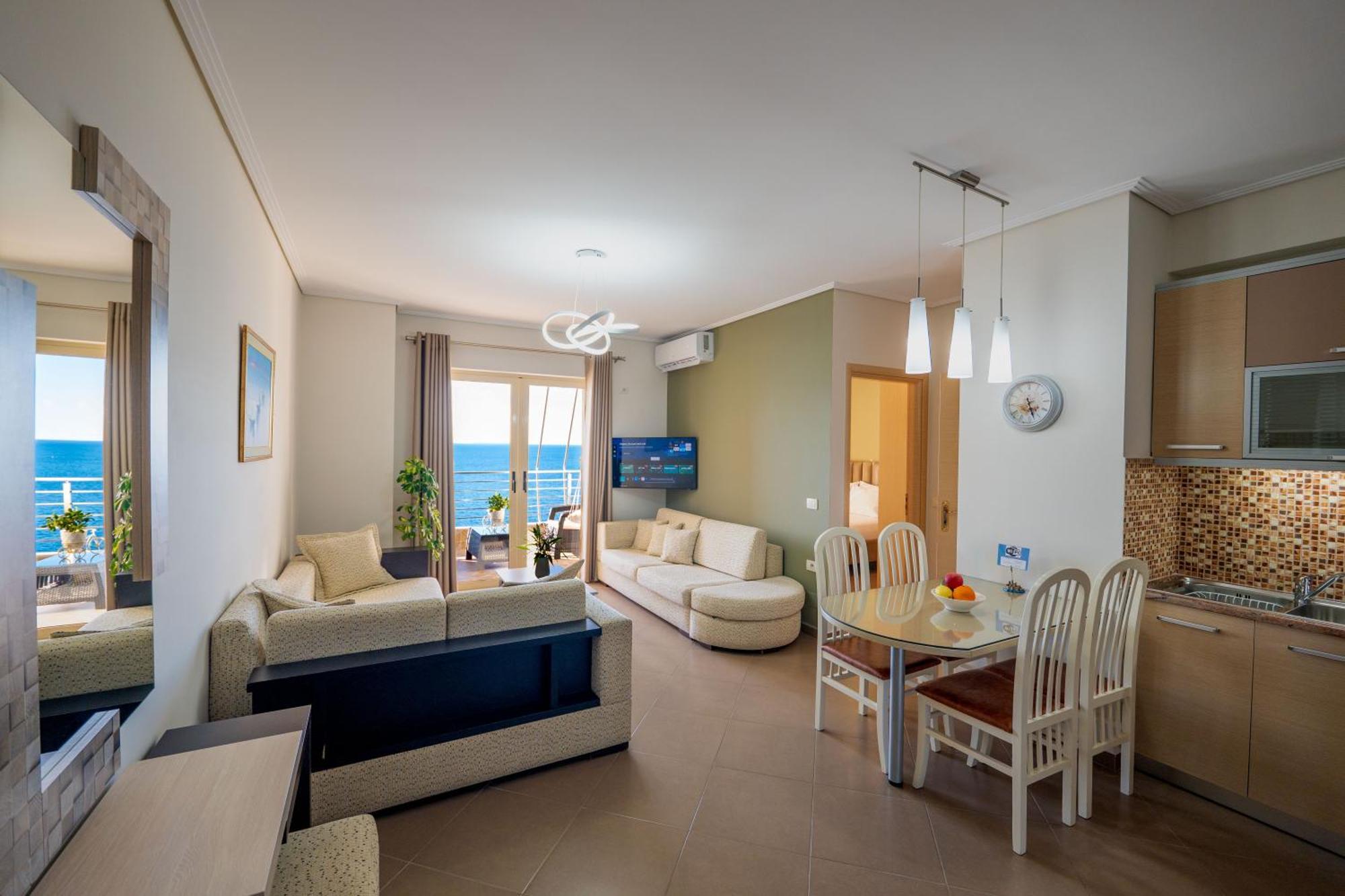 Cavo Paradise Sarandë Buitenkant foto